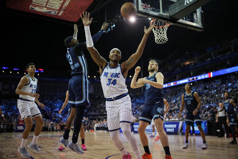 NBA/倫敦賽爆抗議聲浪！球迷高喊「放過格陵蘭」引鼓掌喝采